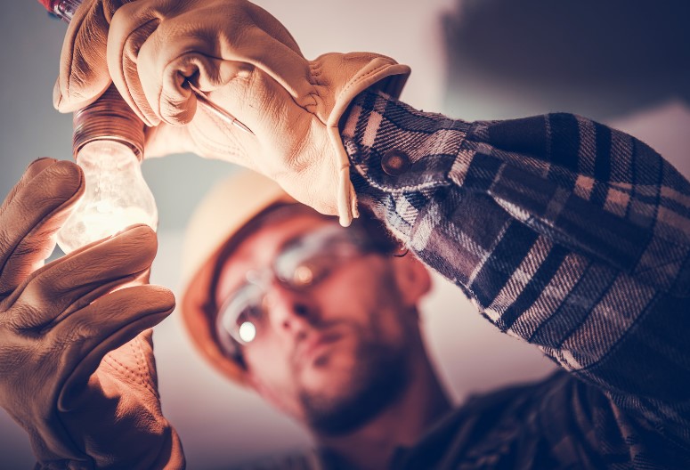 electrician-installing-lighting