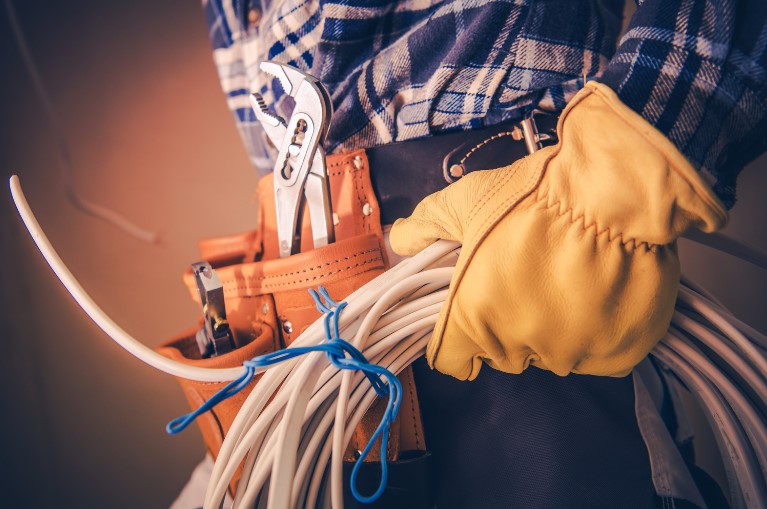 electrician-with-cables